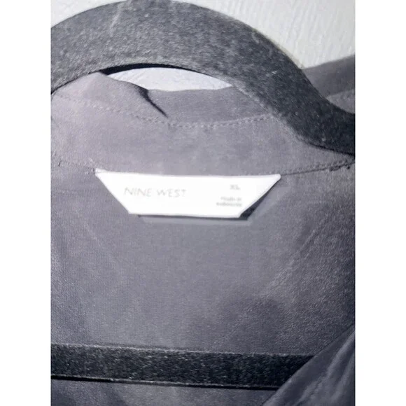 Nine West Shirt Womens XL Black Regular Fit Long Sleeve Button Down Collared - Picture 4 of 5